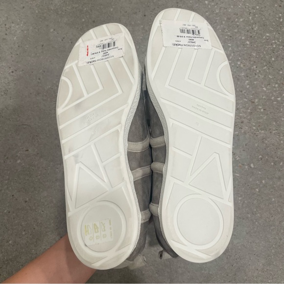 NEW Totême Debossed-Monogram Detail Low-Top Sneakers womens EU40 - Picture 8 of 8